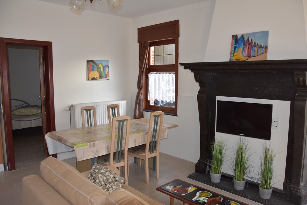 La salle à manger de l'appartement Bonzel 1, à La Panne
