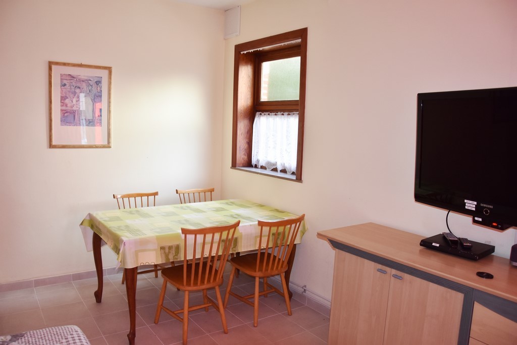 Le coin repas de l'appartement Bonzel 3, à La Panne