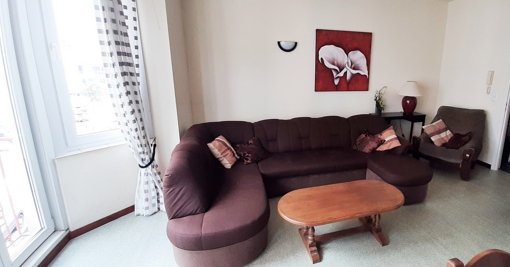 Le salon de l'appartement Sloepen 4, à La Panne