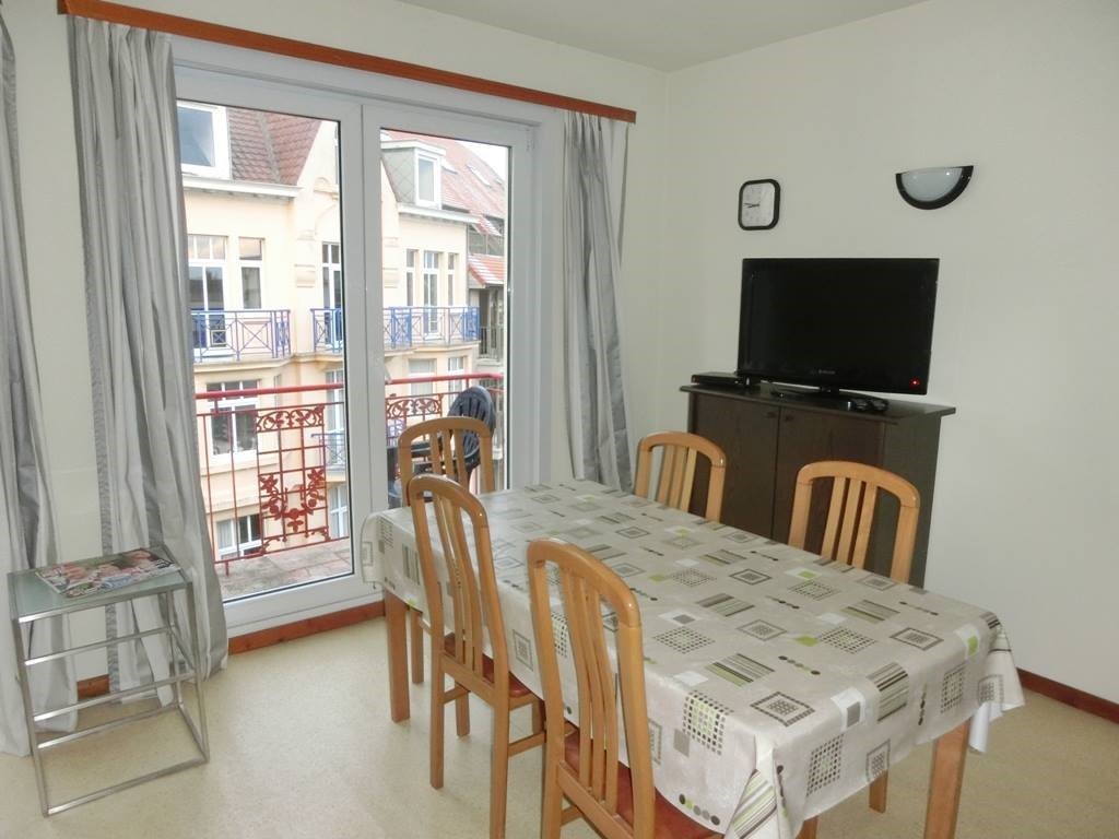 Le coin repas de l'appartement Sloepen 5, à La Panne