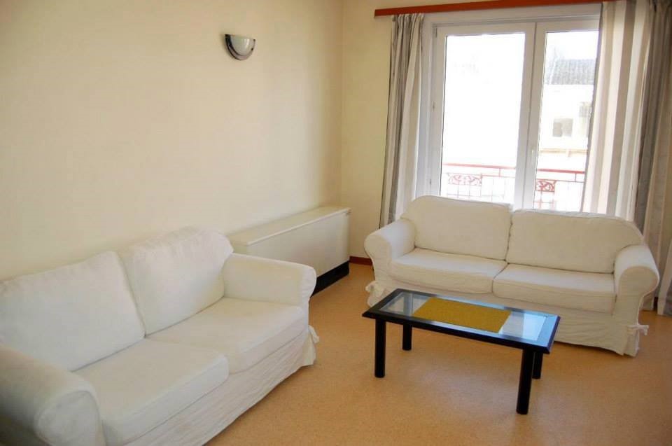Le salon de l'appartement Sloepen 5, à La Panne