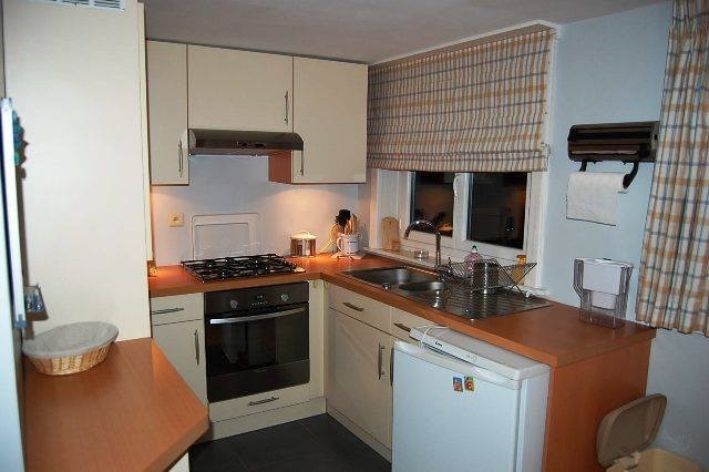La cuisine de l'appartement Zeekruis 3, à La Panne